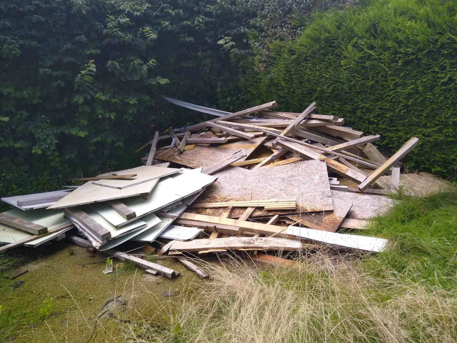 Großprojekt Hafnersee, Entsorgung und Entrümpelung der Abfälle von Dauercampern Großprojekt Hafnersee, Entsorgung und Entrümpelung der Abfälle von Dauercampern