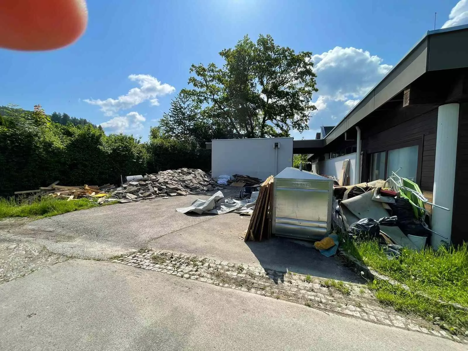 Großprojekt Hafnersee, Entsorgung und Entrümpelung der Abfälle von Dauercampern Großprojekt Hafnersee, Entsorgung und Entrümpelung der Abfälle von Dauercampern